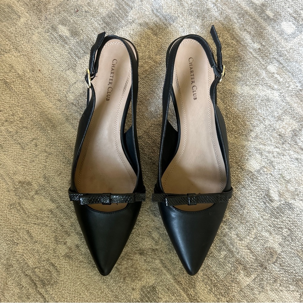 Black kitten heels with bow